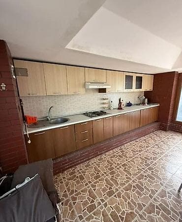 Metbex mebeli tecili satilir 650azn. Olcu 4m. Uzerinde qaz moyka