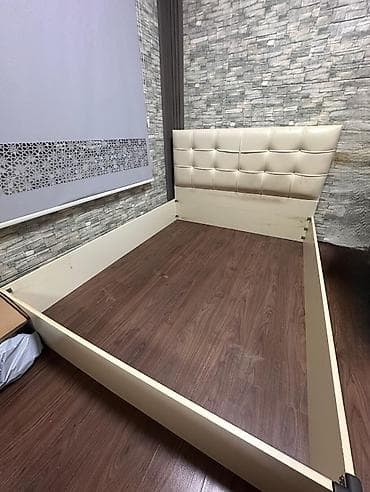 Yataq mebeli 280 Azn❗ Yaxşı vəziyyətdədir.Matras daxildir.Ünvan — 2