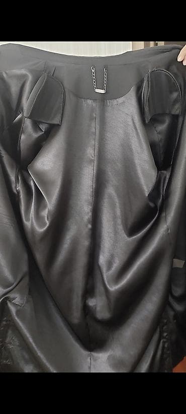 ucuz parfum: Qara plaş Renata, 44 ölçü. Əla vəziyyətdədir. Əlaqə üçün whatsapp — 5