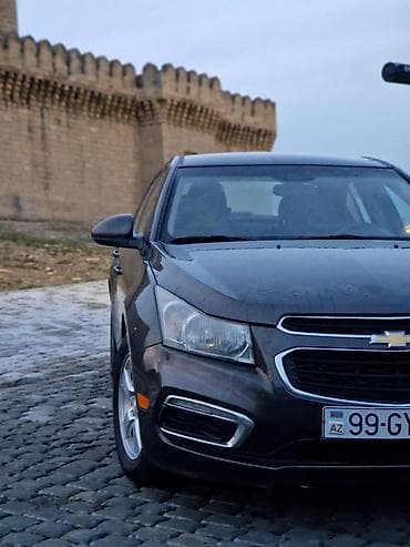 chevrolet volt: Chevrolet Cruze: 1.4 l | 2015 il 238000 km Sedan — 3