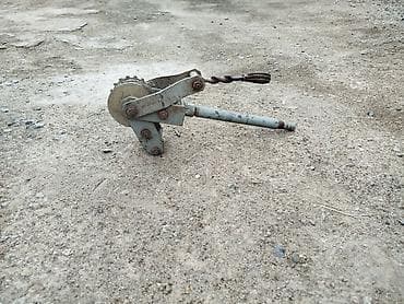 yağ ceken: Məhsul: Mexaniki əl vinçi (manual iplə çəkən vintç) Təsvir: - Metal — 1