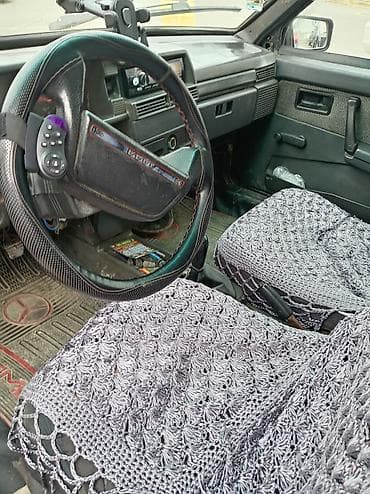 lada masin: Model: Lada Samara (VAZ 2109), qırmızı rəng, sedan/hatchback kuzov — 3