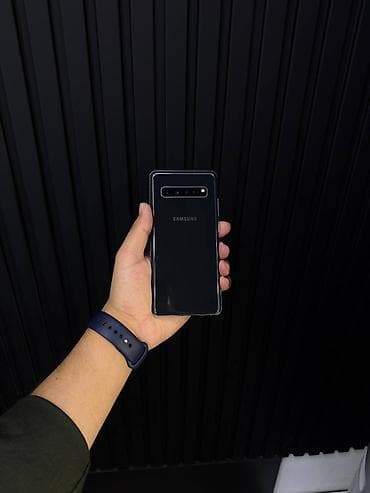 ТВ и видео: Samsung Galaxy S10 5G, 256 ГБ, цвет - Черный, Беспроводная зарядка — 4