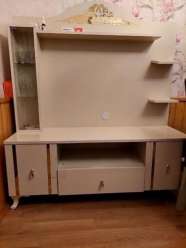 Düz TV altlığı, Polkalı