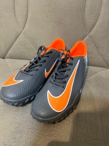 женские спортивные костюмы на синтепоне: Futbol butsaları – süni ot və mini meydançalar üçün - Rəng: tünd boz — 1