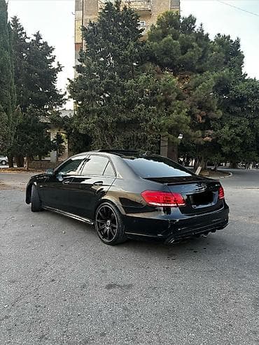 met: Mercedes-Benz E-Class: 3.5 l | 2011 il Sedan — 1