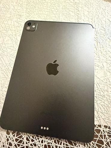 Apple iPad Pro 11" (M4) — 256 GB - Model: iPad Pro 11 inch (M4) — 2