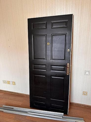 qapi darvaza: Seyf qapı satılır 110 azn.Ölçü:2.05×1 m.Yenidir,istifadə — 1
