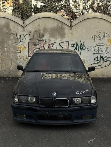 zil tekeri: BMW 3 series: 2.8 l | 1992 il Sedan — 1