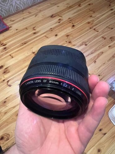 Canon EF 85mm f/1.2L II USM obyektiv - Fokus məsafəsi: 85 mm –