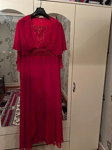 250 azna alinib 120 azna satilir yenidir geyinilmeyib 48-50 razmere — 1