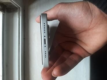 hdmi kabel telefon: Ağıllı telefon – gümüş rəngli, düz kənarlı korpus, şüşə ön panel - Ön — 4