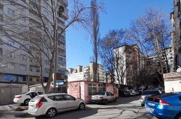 xacmaz obyekt: Azadlığ metrosu yaxınlığında 40 km, 8 kv anbarı olan obyekt icarəyə — 8