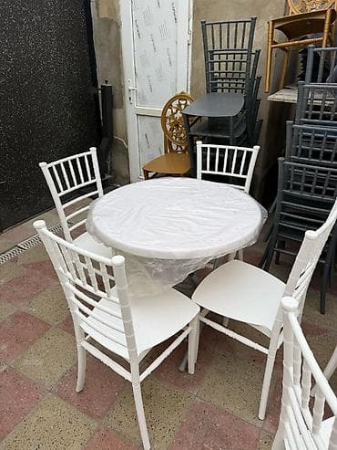 acilib baglanan stollar: Balkon üçün, Açılmayan, Yumru masa, 4 stul — 1