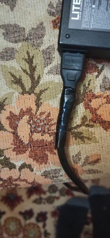 sahibinden notebook: Acer noutbuk - Ekran: təxminən 17" (geniş ekran), üst hissədə Crystal — 6