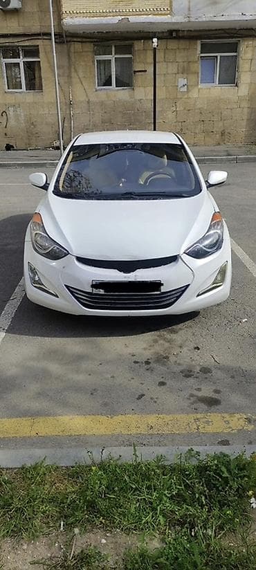 hyundai accent 2002: Tecili satilir Hyundai Elantra sedan, ağ rəngli, 5 yerlik. 1.8 dohc — 1