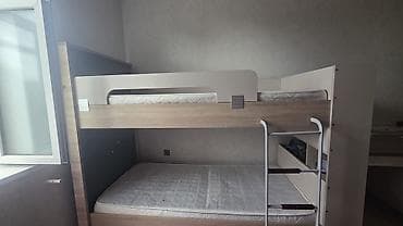 Oğlan və qız üçün, İşlənmiş, Çarpayı, Matras ilə, Siyirməsiz, Taxta