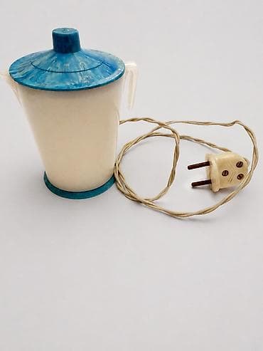 Elektrikli su qızdırıcı - Material: sərt plastik korpus, qapaq və