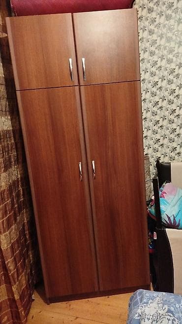 2 qapılı şifoner heç bir problemi sınığı qırığı yoxdu sadəcə evdən