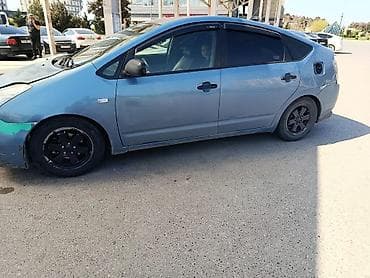 elektrik avtomobili: Toyota Prius (II nəsil) hibrid hetçbek - Kuzov: 5 qapılı hetçbek — 4