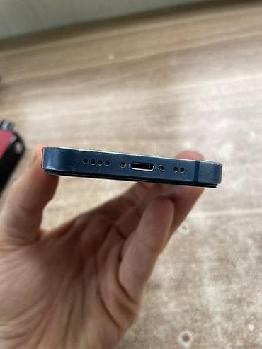 Бытовая техника: IPhone 13, Голубой, Face ID — 3