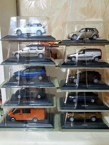 Kolleksiya üçün miqyaslı avtomobil modelləri dəsti - Zavod vitrin