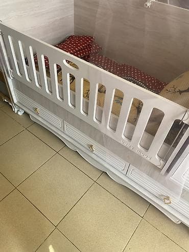 Oğlan və qız üçün, Yeni, Dördbucaq, Beşik, Dəstsiz, Matras ilə — 1