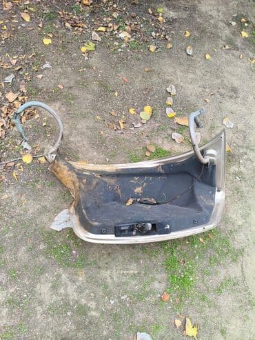 w210 radiator barmaqlığı: Məhsul: Avtomobilin arxa baqaj qapağı (metal) – bej/qızılı rəng — 4