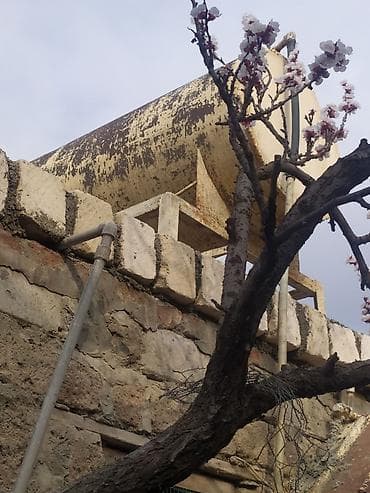 Şlanqlar: Metalkonstruksiya su çəni və dayağı - Material: qalın divarlı metal — 1