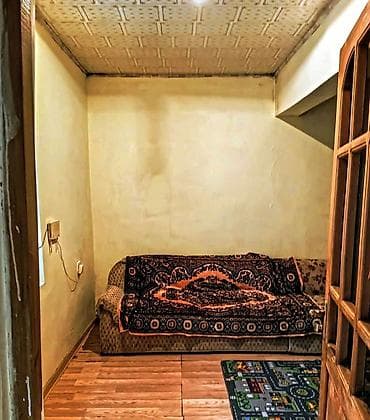 menzil masazir: Kirayə mənzil – 2 otaqlı Xüsusiyyətlər: - Geniş yataq otağı: taxta — 4