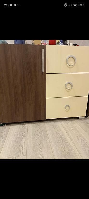 Yataq otağı üçün mebel dəsti Tərkibi: - 4 qapılı böyük şkaf: orta lalafo.az -da Yataq otağı üçün mebel dəsti Tərkibi: - 4 qapılı böyük şkaf: orta