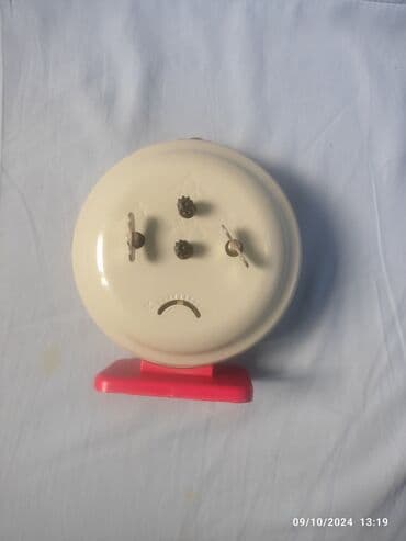 механические часы в баку: Yantar mexaniki stolüstü saat budulnikli təzə öz qutusunda istifadə — 4