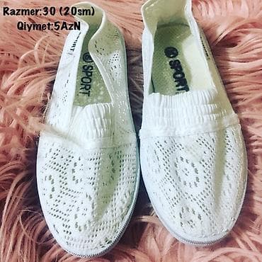 Ayaggabi ag rengdedi, 30 olchude, stelka 20 sm, cemi 1 defe tedbire