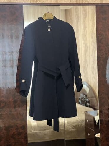 Qadın palto dəsti - Model 1: Tünd göy rəngli, beldən kəmərli, dizüstü