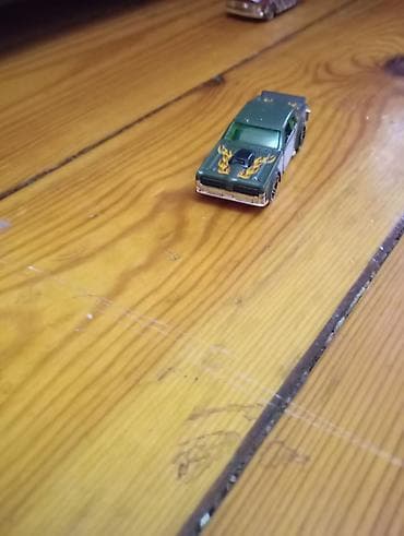 modelka masinlar: Kolleksiya üçün metaldan hazırlanmış kiçik miqyaslı oyuncaq avtomobil — 2