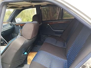 vaz 2107 qapi: Mercedes-Benz C-Sinfi (W202) sedan, gümüşü rəng. - Kuzov: 4 qapılı — 6