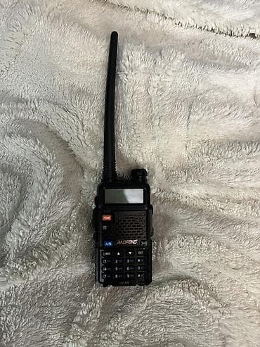 Baofeng UV-5R əl radiostansiyası - İki diapazon: VHF/UHF (136–174 MHz — 1
