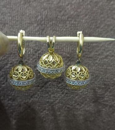 italyan qizili: Dəstə daxildir: Üzük, Sırğa, Kulon, Sarı qızıl, 585 Əyar, 23 g — 4