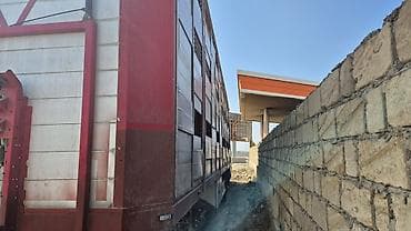 ot yem üyüdən: Heyvan daşıma üçün yarımqoşqu – 3 oxlu Xüsusiyyətlər: - Tip: Canlı — 4