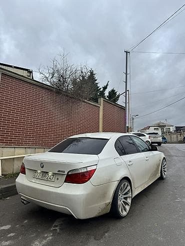 bmw e60 disk: BMW 5 series: 2.5 l | 2005 il Sedan — 2