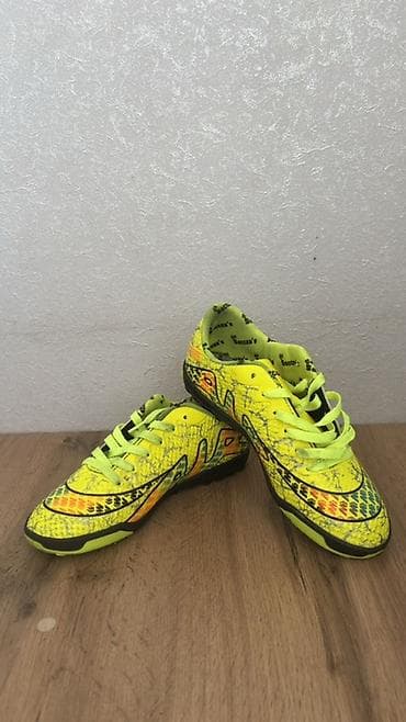 Uşaq futbol butsası – turf/mini-futbol üçün - Rəng: neon sarı, qara