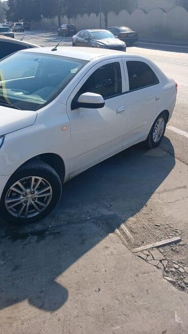 opel vita 1.4: Chevrolet Cobalt: 1.5 l | 2024 il 56000 km Sedan — 3