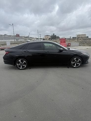 kon: Hyundai Elantra: 2 l | 2022 il Sedan — 4