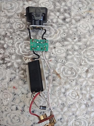 printer rəngləri: Məhsul: 3 pinli UK fişli elektrik kabeli – IEC C13 — 4