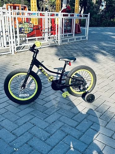 Uşaq üçün velosiped və elektrikli üçtəkərli motosiklet dəsti 1) Trek