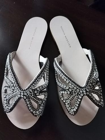 mirvari per page 40: Sophia Webster qadın sandaleti - Model: daşlarla bəzədilmiş slip-on — 1