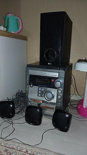 kaset calar: Samsung MAX-VS720 mini audio sistemi + LG akustika Xüsusiyyətlər: - — 2