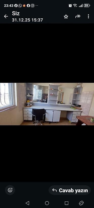 kreslo ofis: Salonda istifadə üçün böyük güzgülü iş masası dəsti - Geniş iş səthi — 1