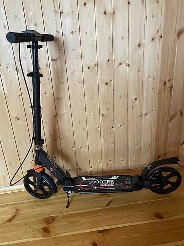 Şəhər üçün kompakt skuter
