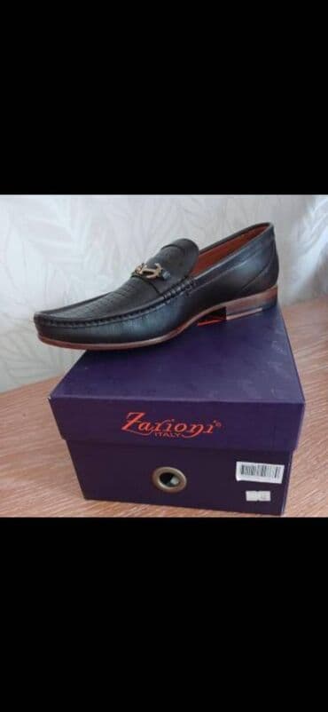 a class makasin qiymeti: Yenidilər,hər biri 42 razmer İtaliya 1 - 90 azn 2 - 120 azn 3 - 120 — 4